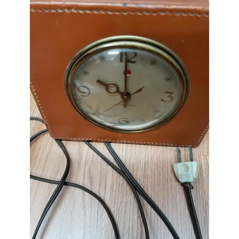 General Electric Alarm Clock 3H172 Style East INDIAN LAMBSKIN USA Made, Antique.
